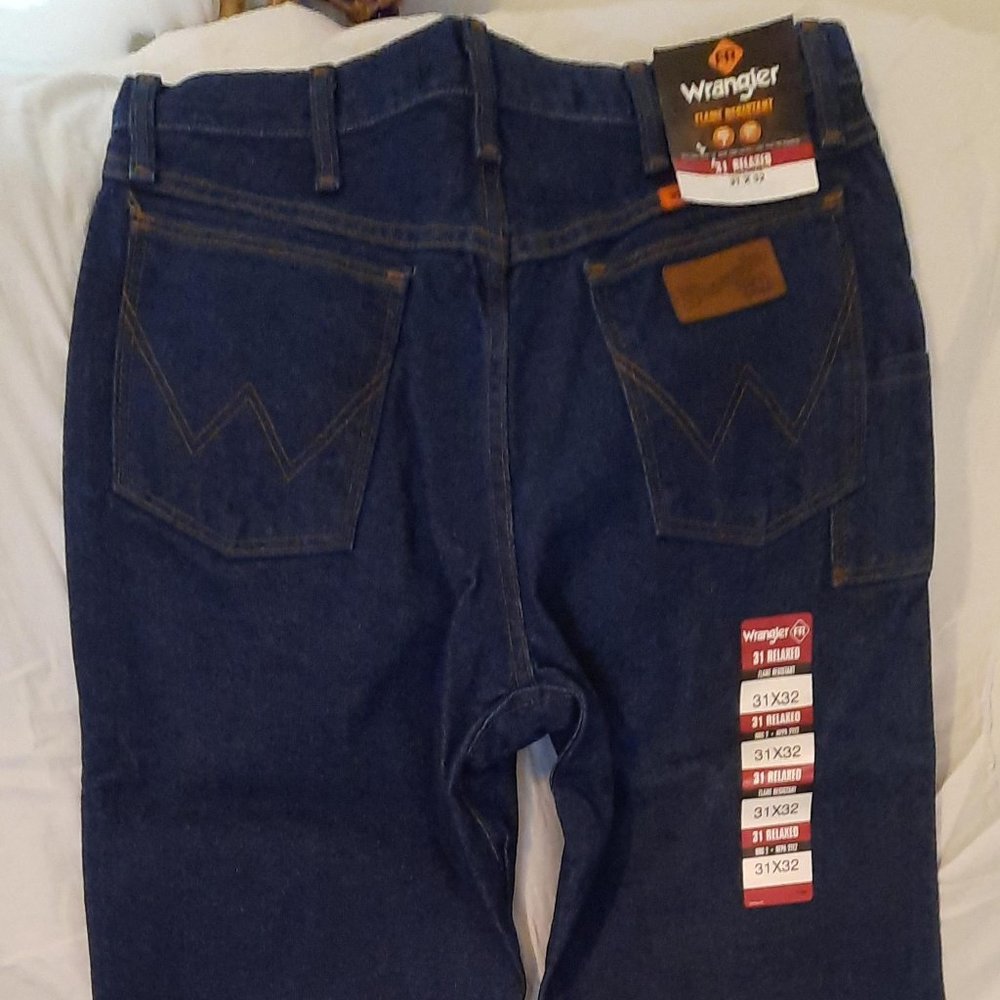 Wrangler Flame Resistant Denim Jeans Size 31 X 32 Relaxed Fit Straight Leg